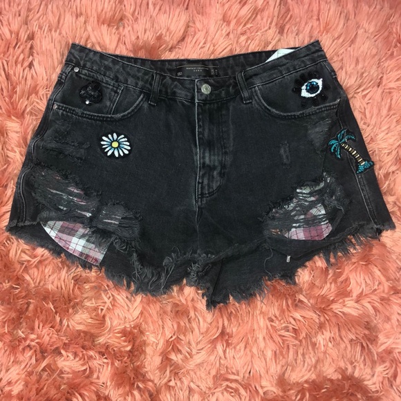 Zara Pants - ⭐️Zara trafaluc black denim shorts⭐️